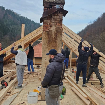 Završena sanacija krova na zgradi u Srednjem